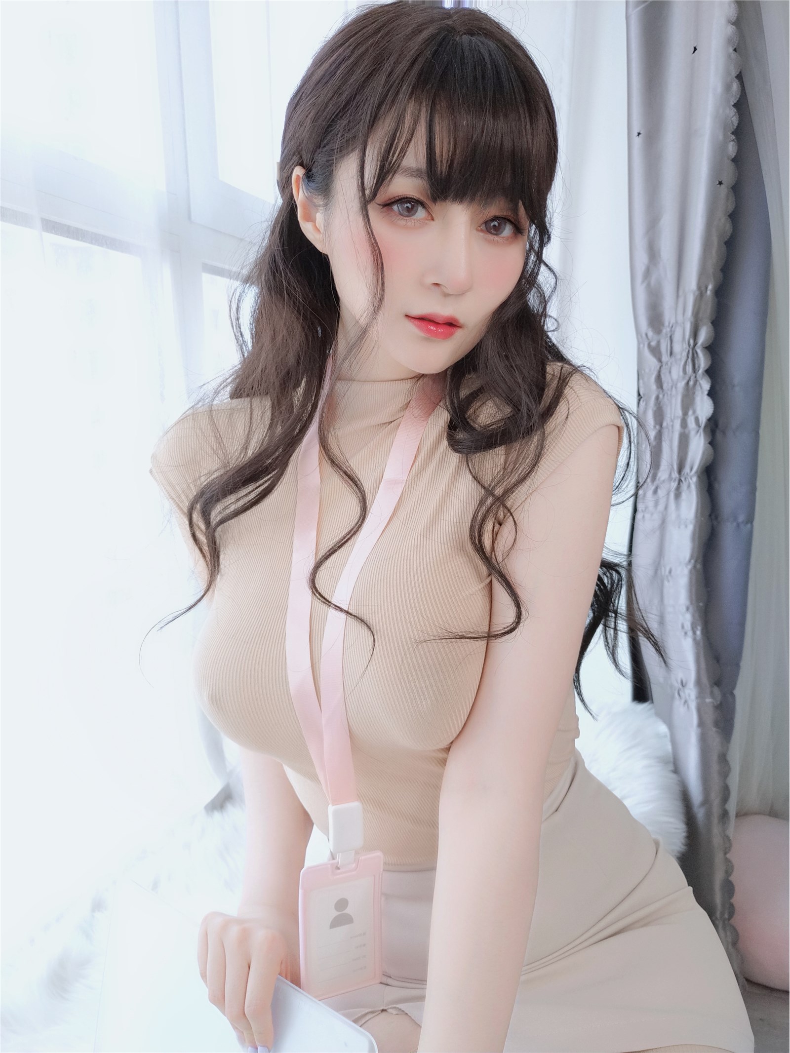 Miss Coser, the younger generation of Silver 81 NO.104 Society(19)